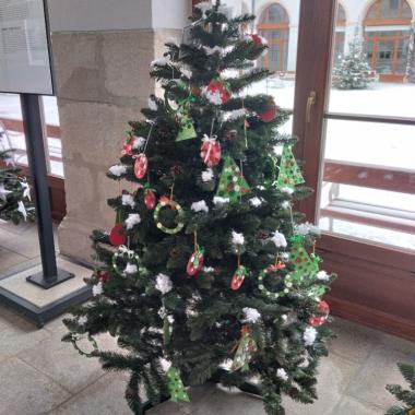 Zdobení vánočního stromku v Muzeu fotografie v JH 